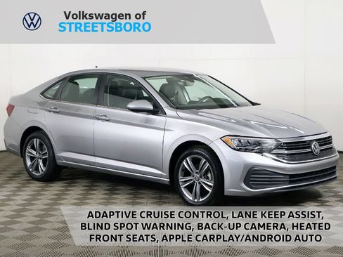 Used 2024 Volkswagen Jetta SE FWD image 1