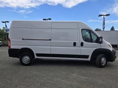 Used 2023 RAM ProMaster 2500 image 3