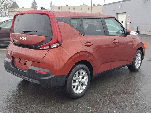 Used 2022 Kia Soul LX w/ Technology Package image 4