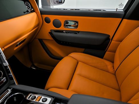 Used 2025 Rolls-Royce Cullinan image 42