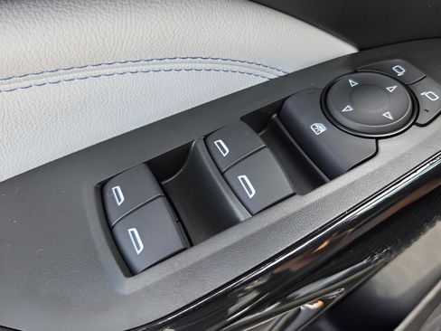 New 2026 Chevrolet Trax LT w/ Sunroof Package FWD image 33