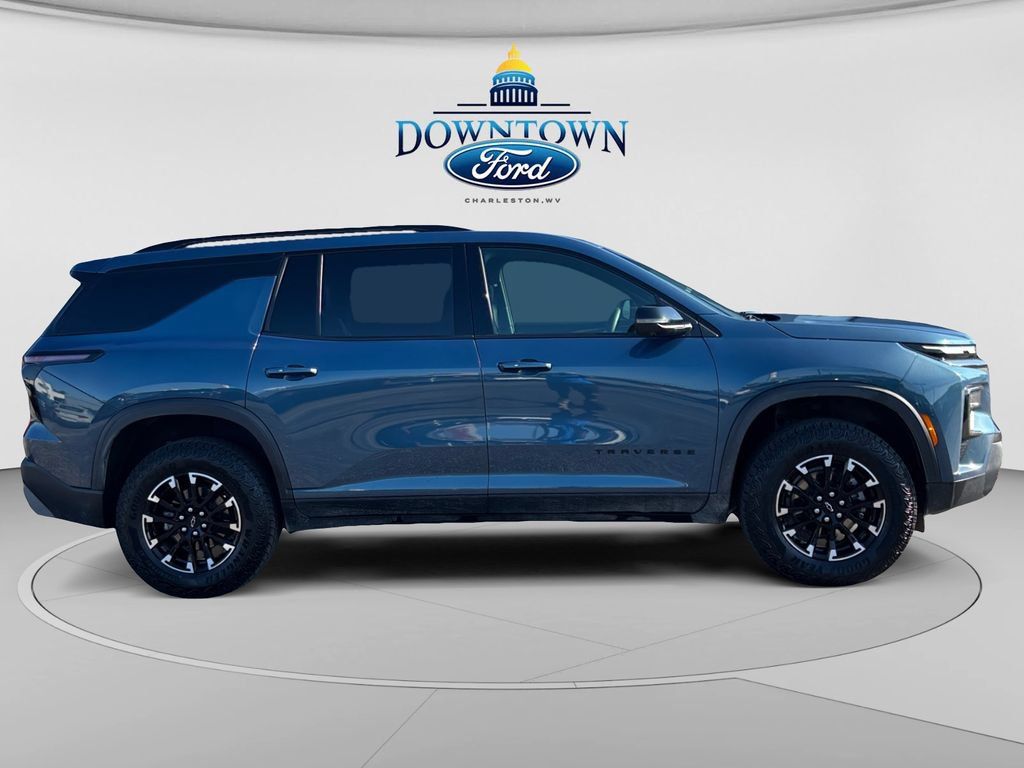 Used 2026 Chevrolet Traverse Z71 w/ Driver Confidence Package AWD/4WD image 2