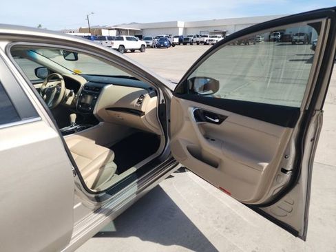 Used 2013 Nissan Altima 3.5 SL w/ Technology Pkg image 24