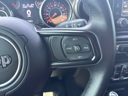 Used 2018 Jeep Wrangler Unlimited Sport S AWD/4WD image 17