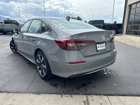 Used 2025 Honda Civic Sport image 6