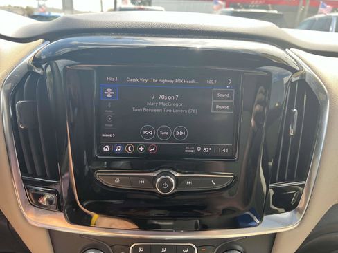 Used 2023 Chevrolet Traverse LS image 26