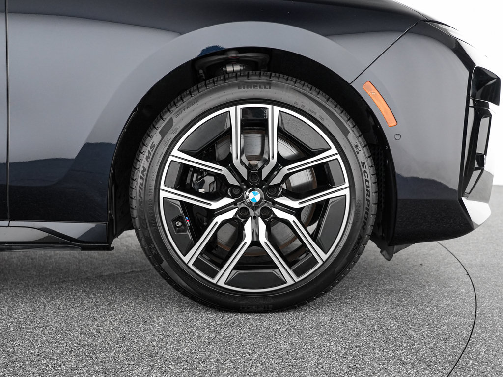 Used 2024 BMW 760i xDrive AWD/4WD image 37