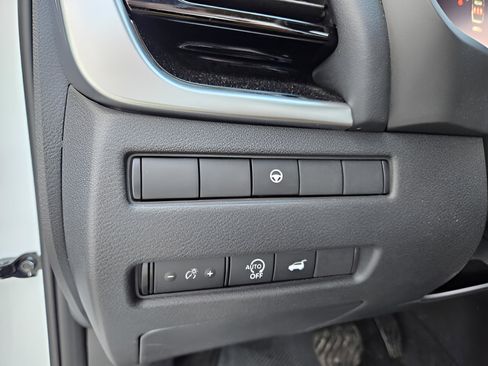 Used 2024 Nissan Rogue SL w/ SL Premium Package image 30