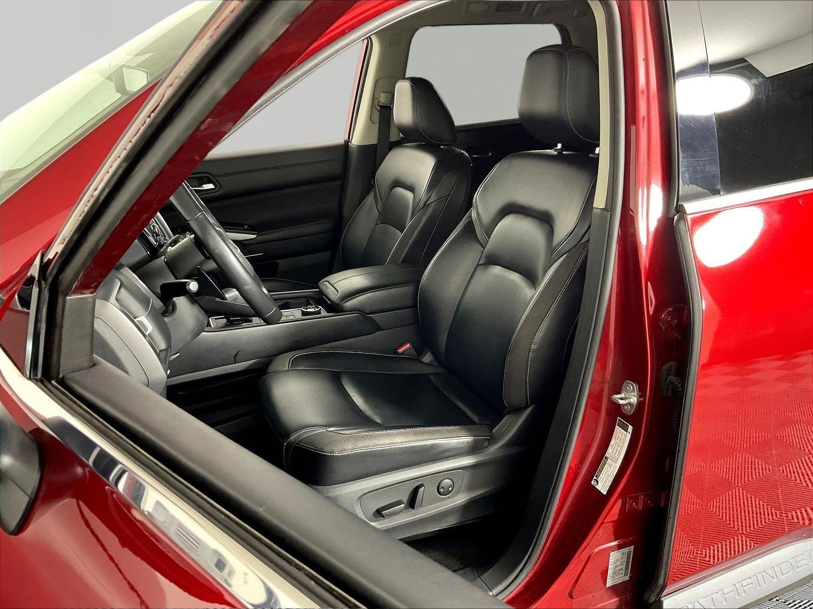 Used 2023 Nissan Pathfinder SL AWD/4WD image 21