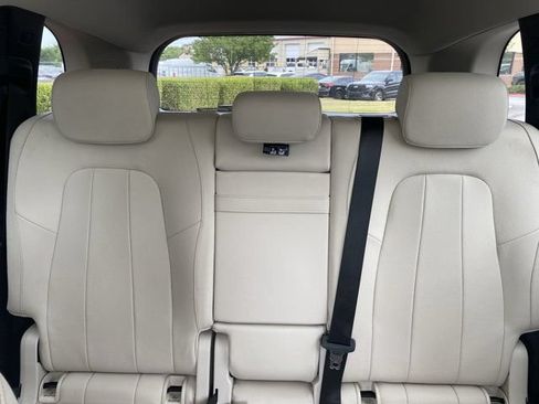 Used 2022 Mercedes-Benz GLB 250 4MATIC image 30