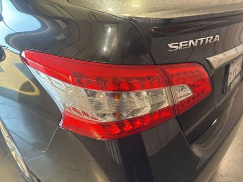 Used 2015 Nissan Sentra SV w/ Style Package FWD image 11