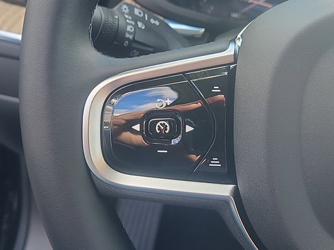 New 2026 Volvo XC60 B5 Ultra w/ Protection Package Premier image 17