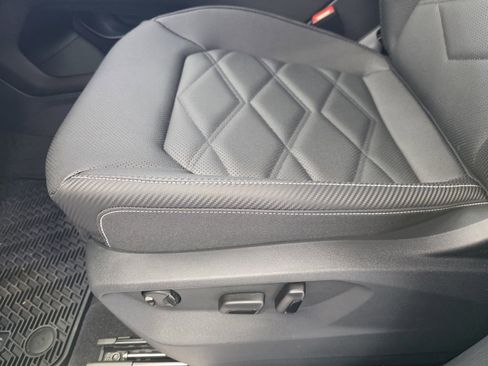 New 2026 Volkswagen Atlas Cross Sport SE FWD image 21