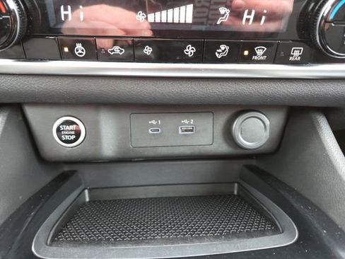 Used 2022 Nissan Rogue S image 14