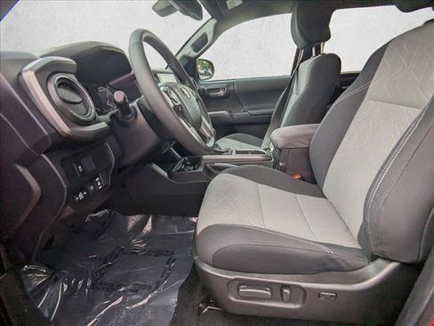 Used 2023 Toyota Tacoma TRD Off-Road AWD/4WD image 15