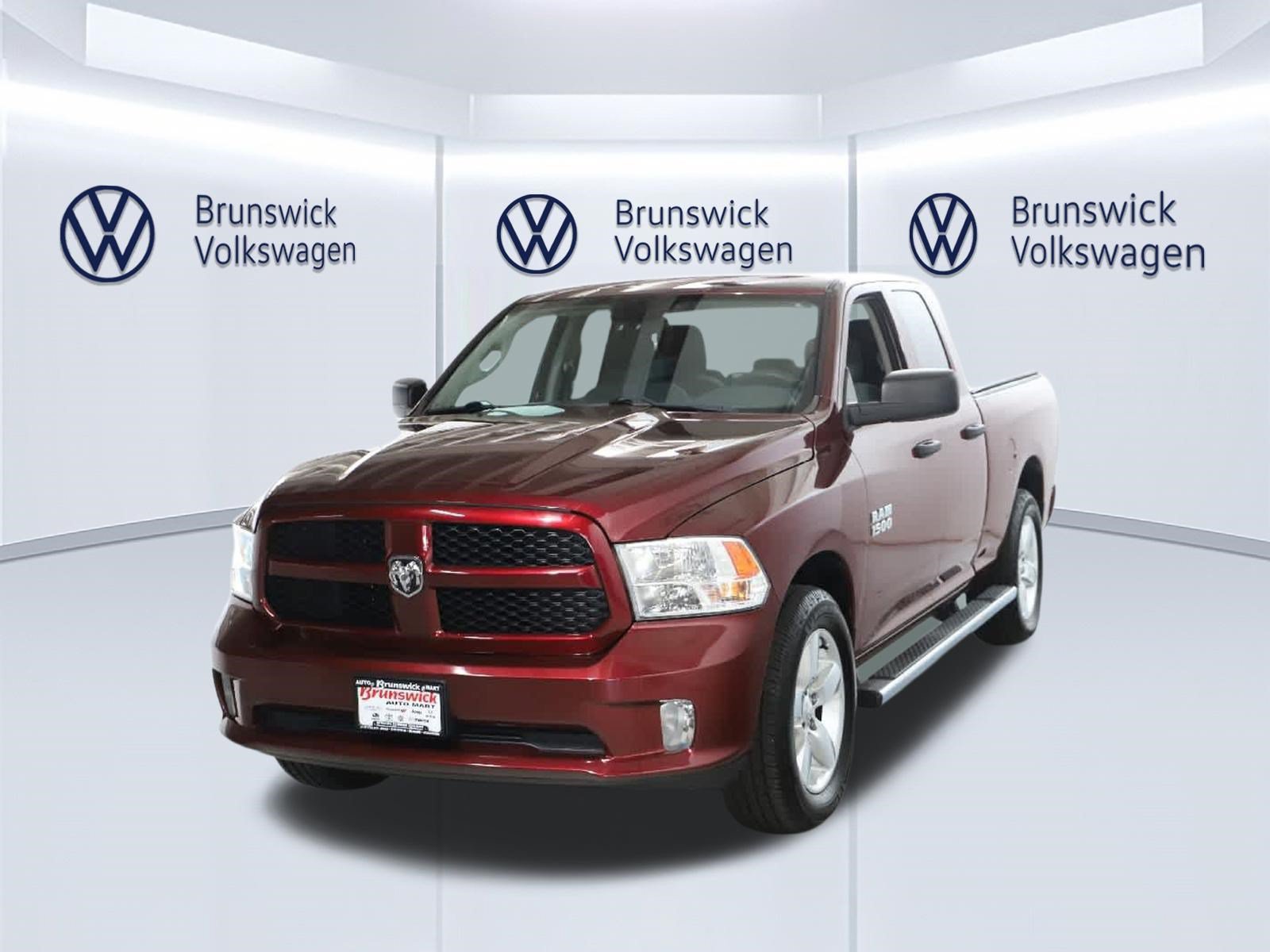 Used 2018 RAM 1500 Express w/ Express Value Package AWD/4WD image 1