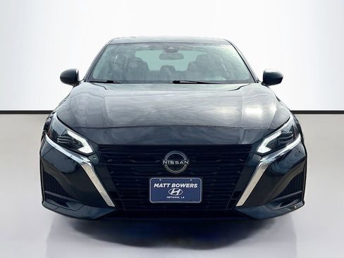 Used 2024 Nissan Altima 2.5 SV image 2