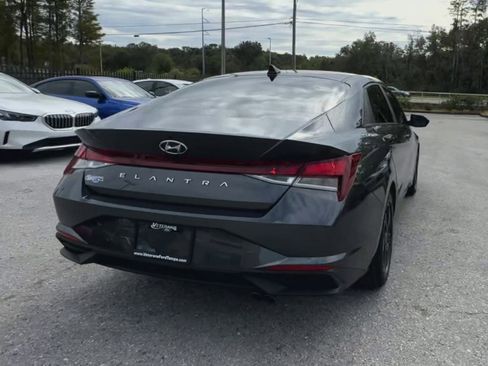 Used 2021 Hyundai Elantra SEL w/ Convenience Package image 26