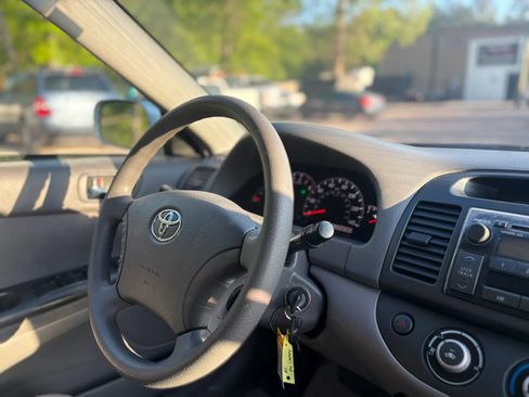 Used 2006 Toyota Camry XLE FWD image 14