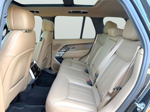 Certified 2025 Land Rover Range Rover SE AWD/4WD image 29