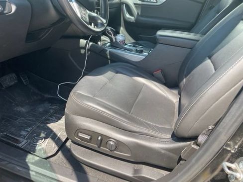 Used 2019 Chevrolet Blazer LT w/ Sound & Technology Package FWD image 2