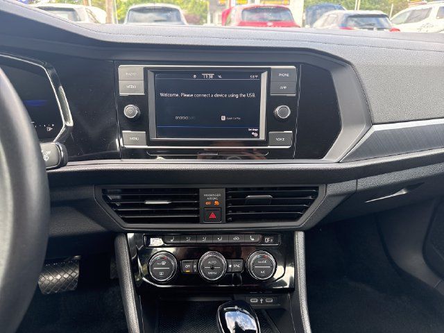 Used 2024 Volkswagen Jetta SE FWD image 18