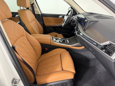 Used 2026 BMW X7 xDrive40i w/ Premium Package AWD/4WD image 24