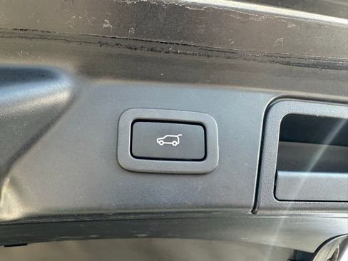 Used 2021 Land Rover Range Rover Velar R-Dynamic S image 30