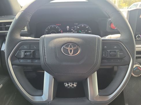 Used 2025 Toyota Tacoma TRD Sport image 23