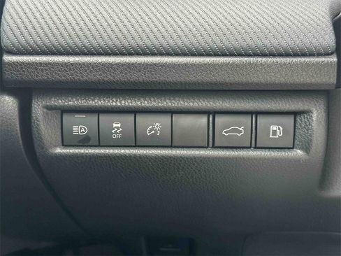 Used 2025 Toyota Camry SE image 33