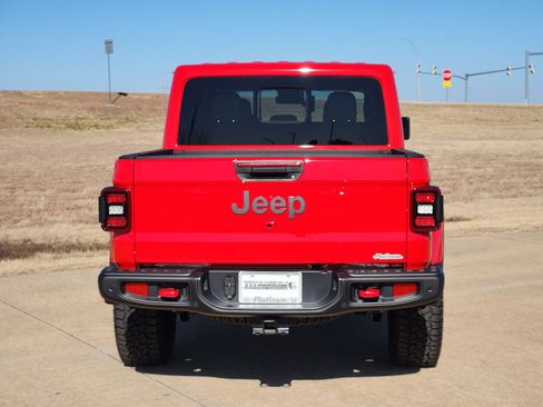 Used 2025 Jeep Gladiator Rubicon image 8