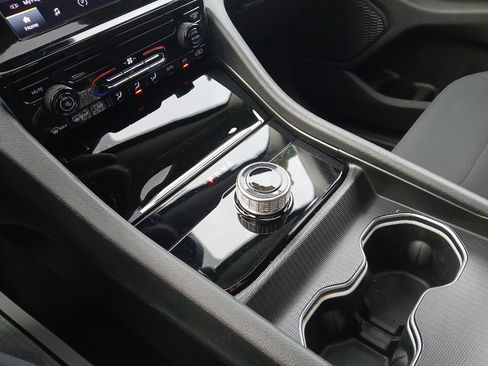 Certified 2023 Jeep Grand Cherokee Laredo X image 42