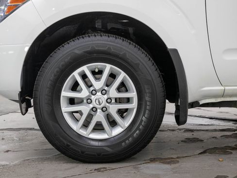 Used 2018 Nissan Frontier SV w/ Value Truck Package AWD/4WD image 28