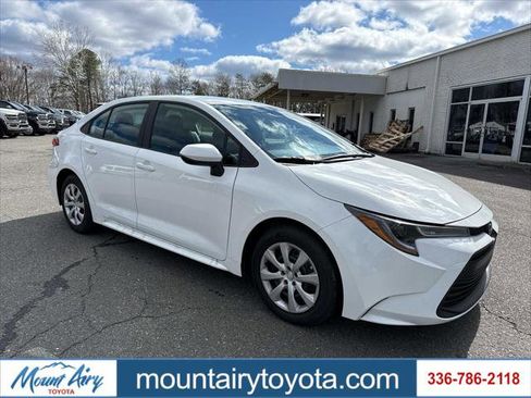 Certified 2025 Toyota Corolla LE image 1