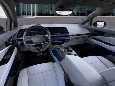 New 2026 Cadillac Optiq Luxury 2 image 15