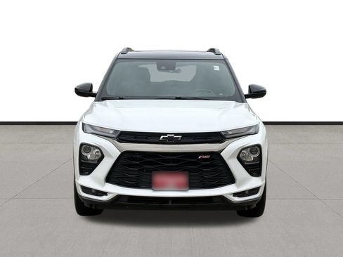 Used 2023 Chevrolet TrailBlazer RS w/ Sun and Liftgate Package FWD image 2