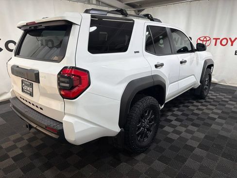 Used 2025 Toyota 4Runner SR5 AWD/4WD image 8