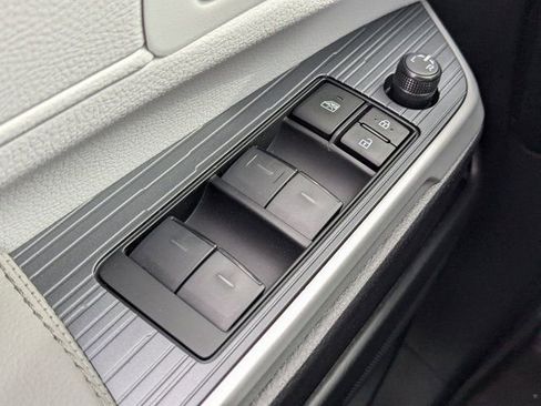 New 2026 Toyota Sienna XLE image 24