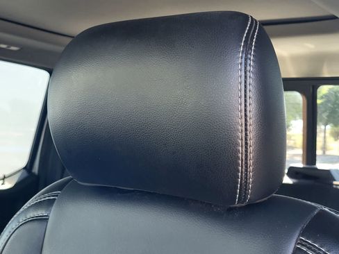 Used 2019 Ford F150 Lariat w/ Equipment Group 502A Luxury AWD/4WD image 14