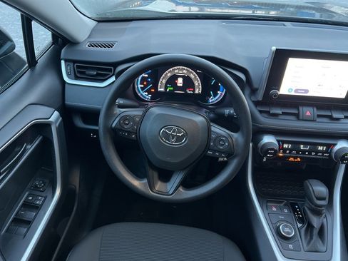 Used 2025 Toyota RAV4 LE image 22