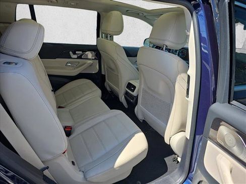 Used 2022 Mercedes-Benz GLS 450 4MATIC image 11