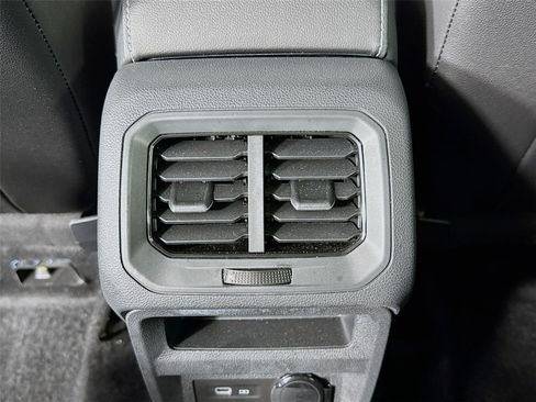 Used 2024 Volkswagen Tiguan SEL R-Line AWD/4WD image 27