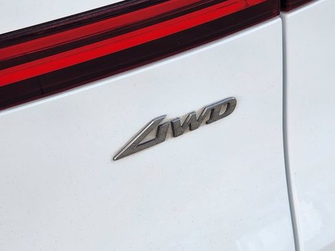 Used 2022 Genesis GV70 2.5T w/ Advanced Package AWD/4WD image 13
