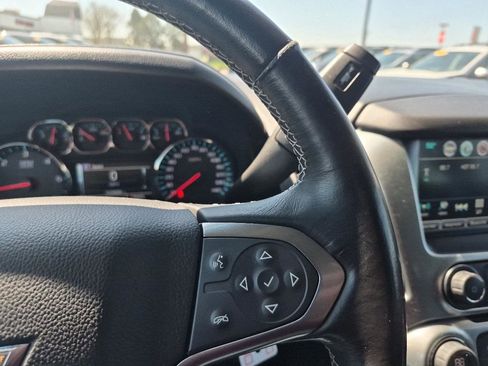 Used 2019 Chevrolet Suburban LT image 20
