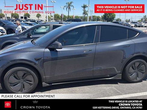 Used 2026 Tesla Model Y 2WD image 4