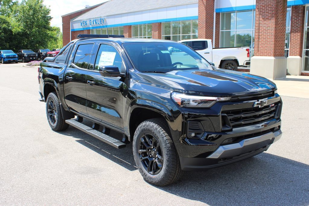 New 2026 Chevrolet Colorado Z71 w/ Midnight Edition AWD/4WD image 4