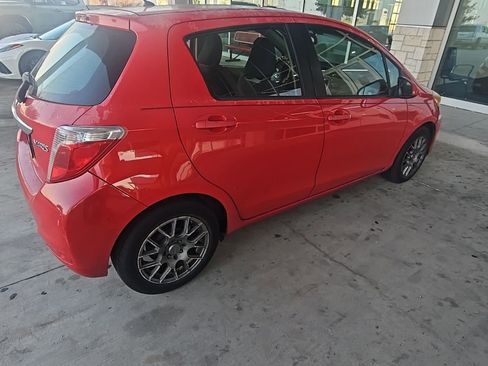 Used 2013 Toyota Yaris L image 10