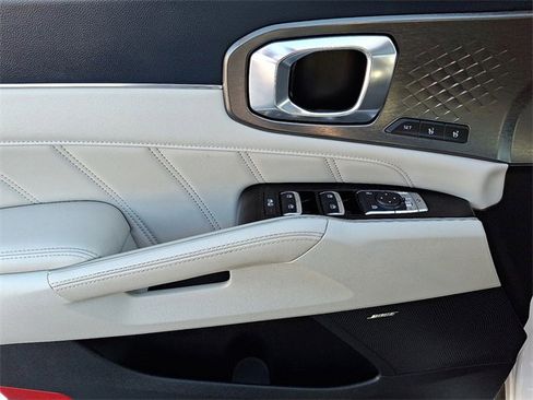 Used 2023 Kia Sorento SX Prestige image 13