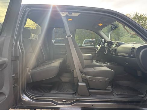 Used 2011 Chevrolet Silverado 2500 LT w/ Interior Plus Package image 42