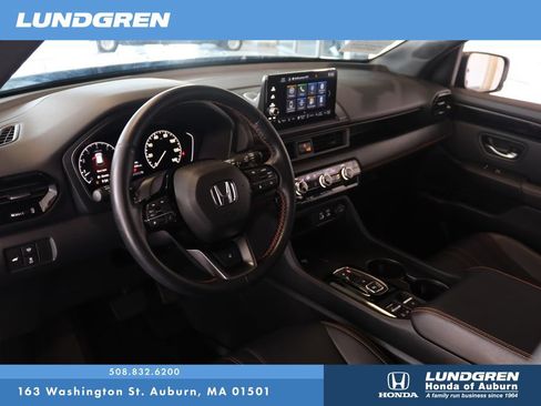 Used 2025 Honda Pilot TrailSport image 8
